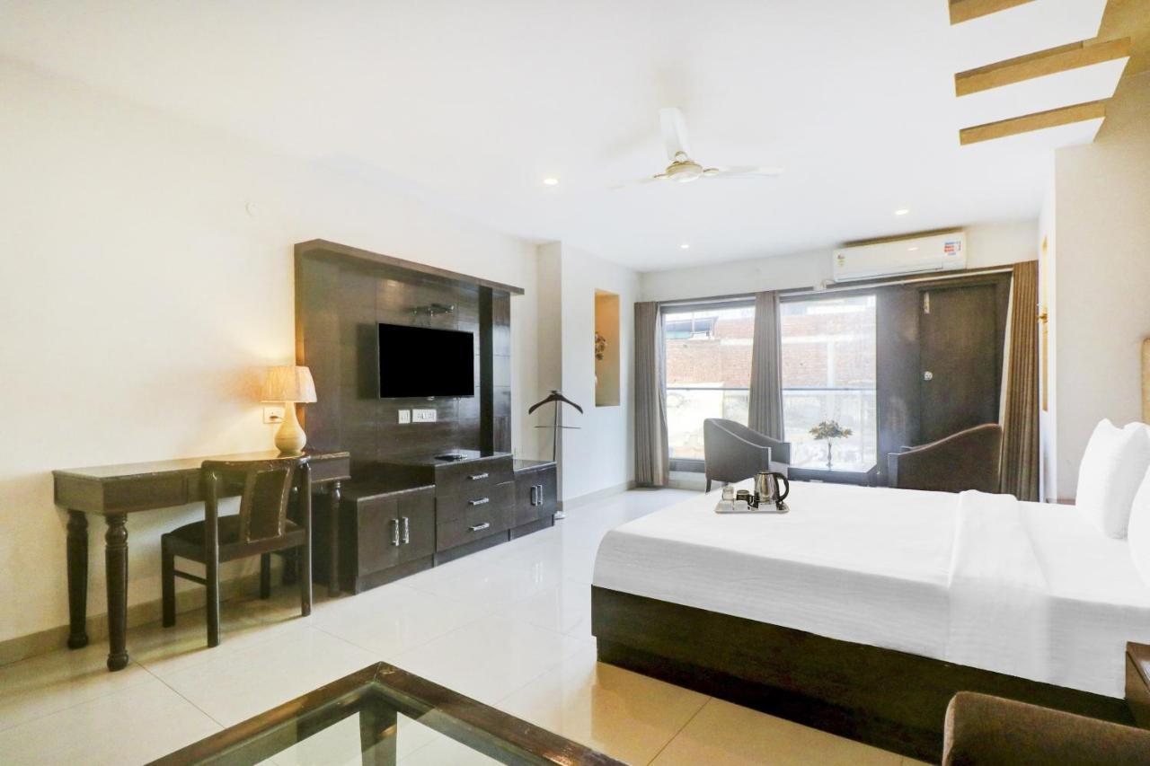 מלון ניו דלהי Townhouse 517 La Sapphire Near Delhi Airport מראה חיצוני תמונה