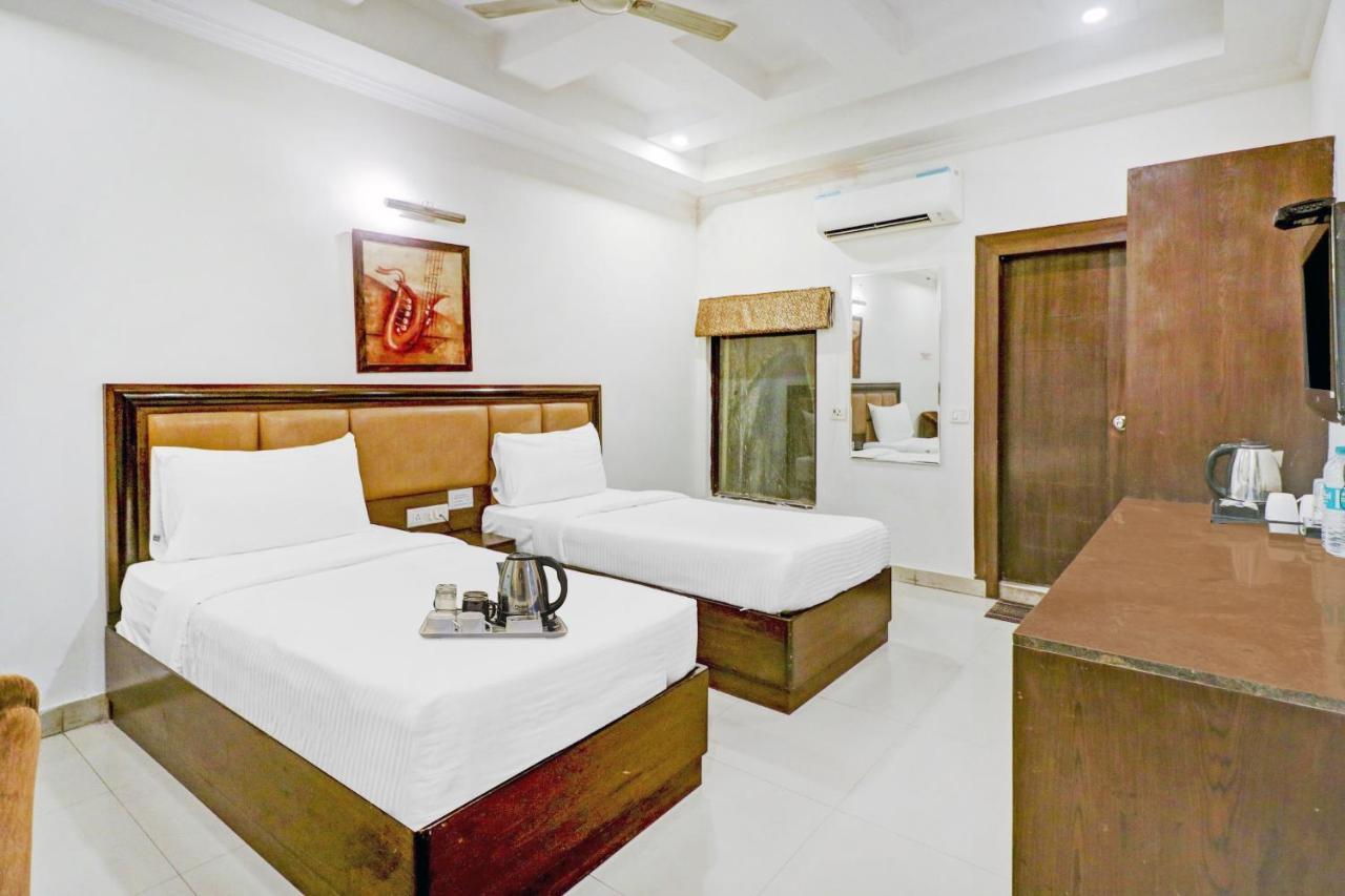 מלון ניו דלהי Townhouse 517 La Sapphire Near Delhi Airport מראה חיצוני תמונה