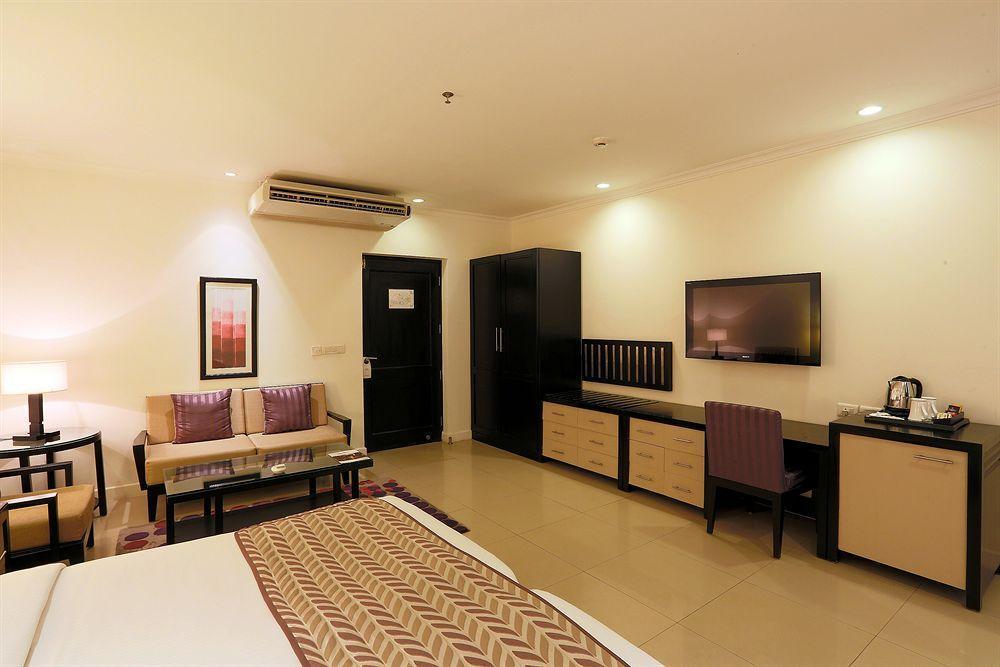 מלון ניו דלהי Townhouse 517 La Sapphire Near Delhi Airport מראה חיצוני תמונה